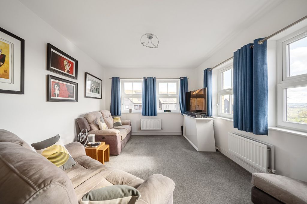 Property photo 3 of 11 5029324