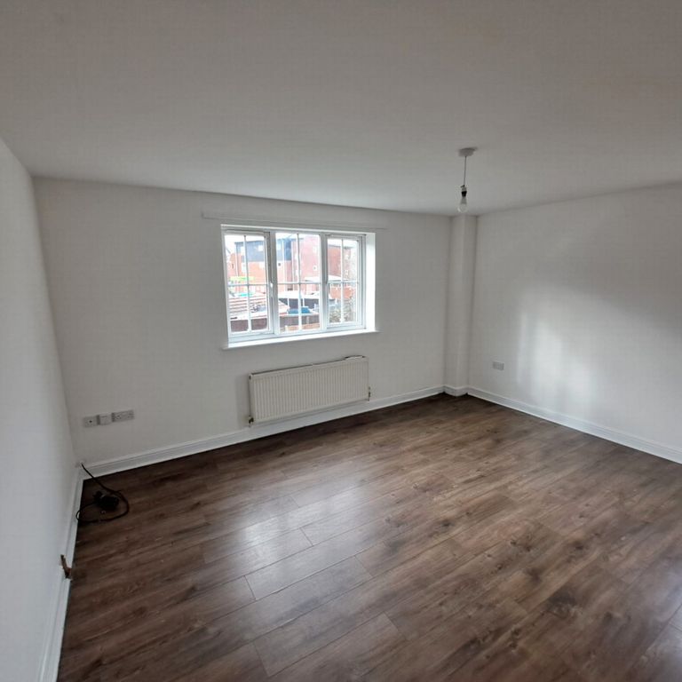 Property photo 2 of 8 Lounge