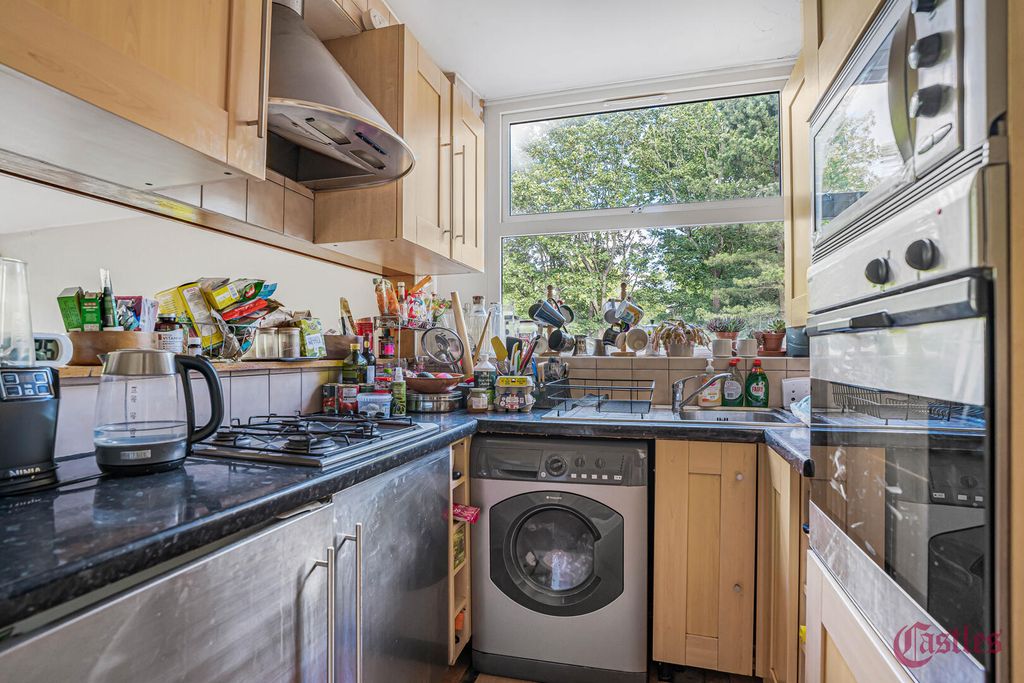 Property photo 2 of 22 Kitchen