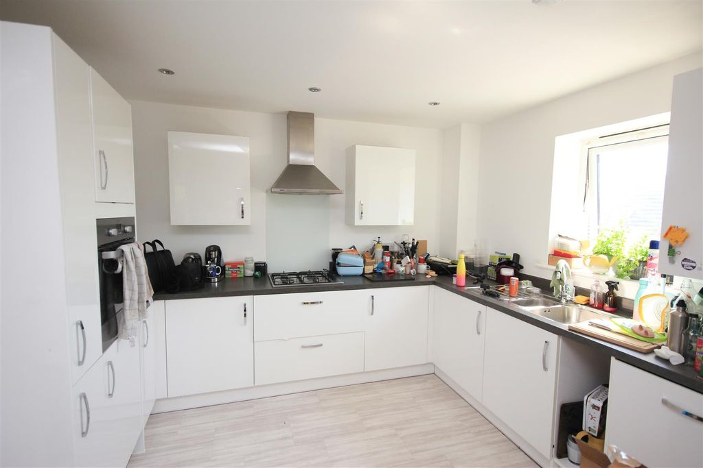 Property photo 2 of 9 Kitchen 1.Jpg