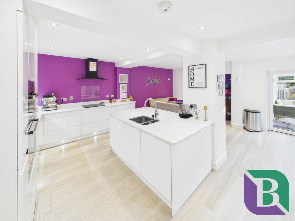 Property photo 2 of 30