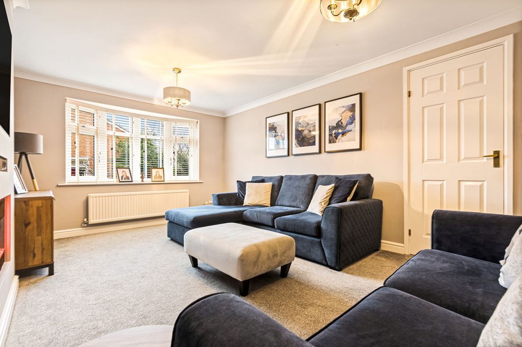 Property photo 2 of 25