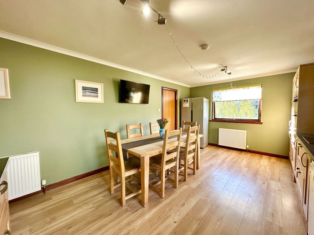 Property photo 3 of 38