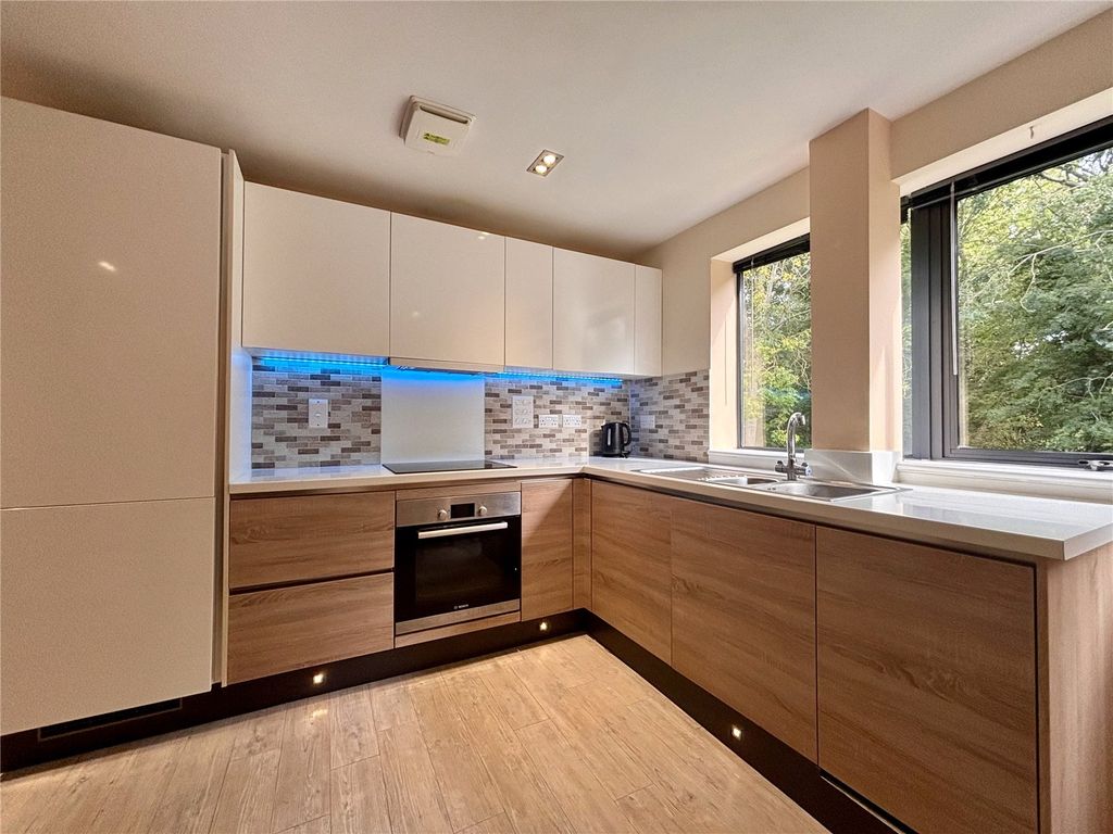 Property photo 2 of 20 Picture No. 18