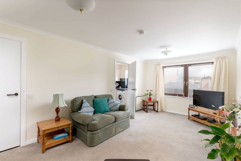 Property photo 3 of 20 Picture No. 06