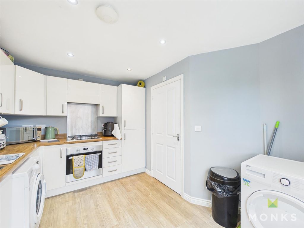 Property photo 3 of 17 Cam01348G0-Pr0825-Still004.Jpg
