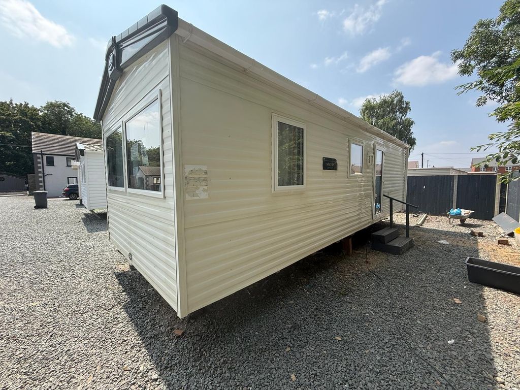 Property photo 1 of 10 Front