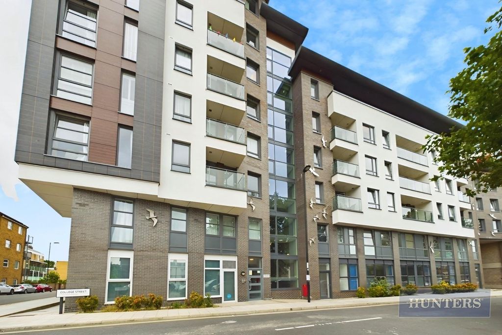 Property photo 1 of 17 c2d801De-Cam01635G0-Pr0284-Still006.Jpg