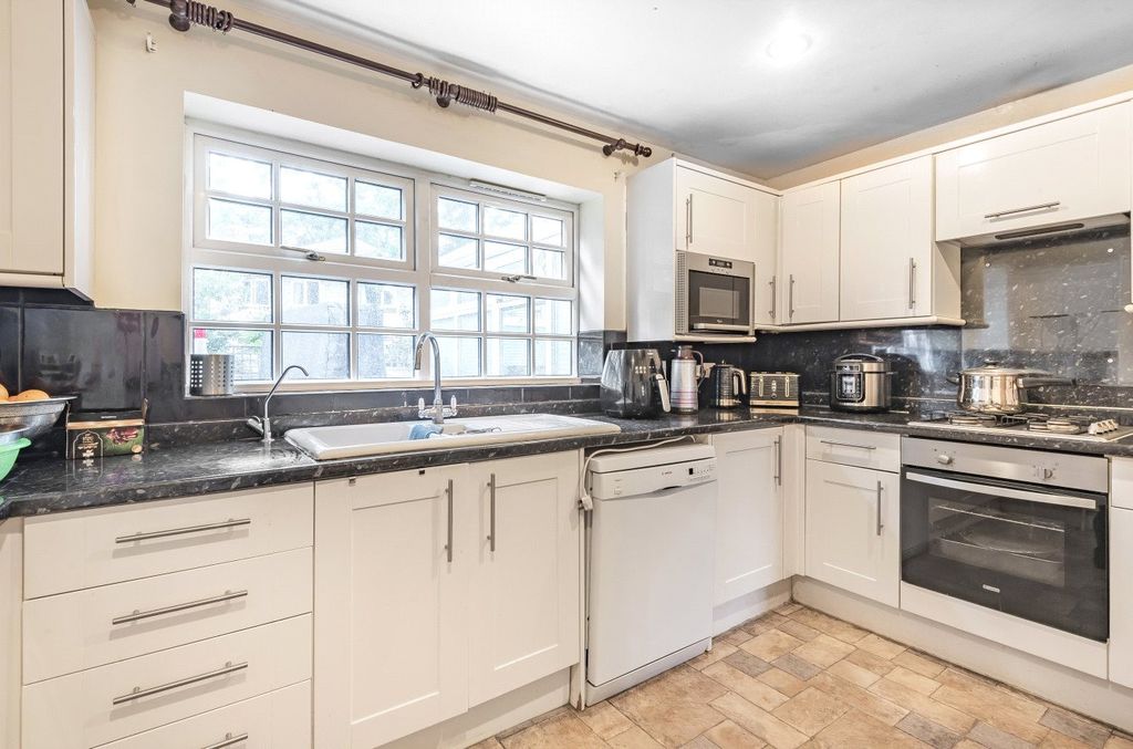 Property photo 2 of 12 Picture 2