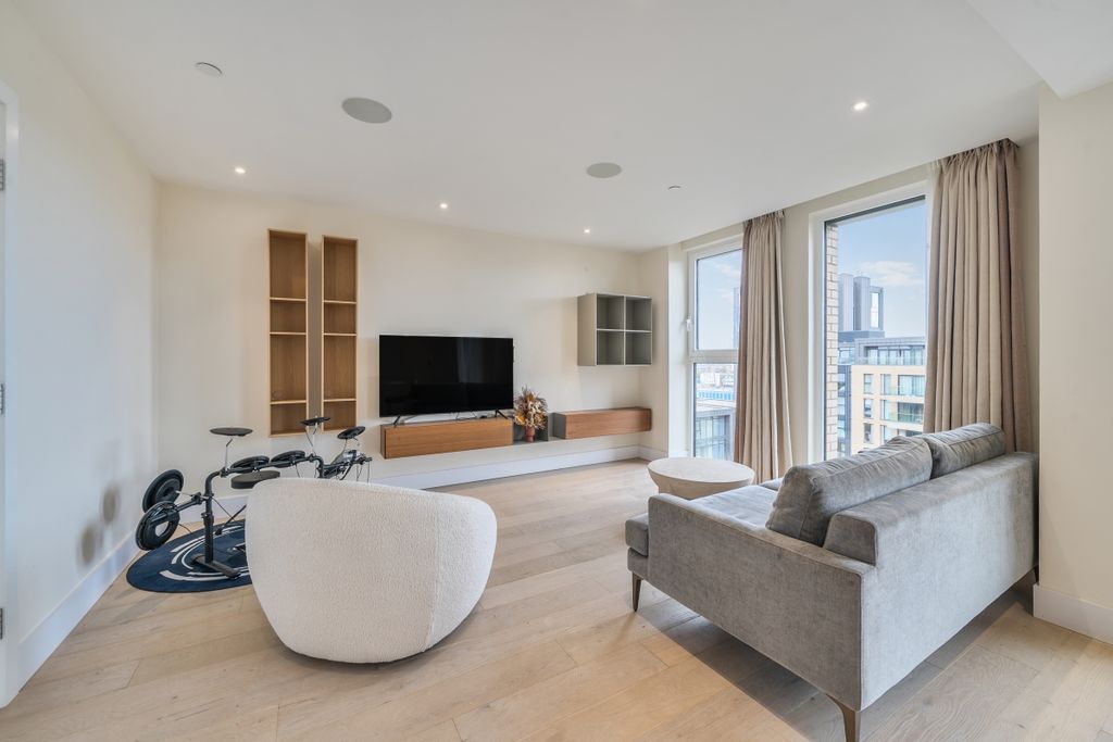 Property photo 3 of 24 1349918-8-68B9A2B...