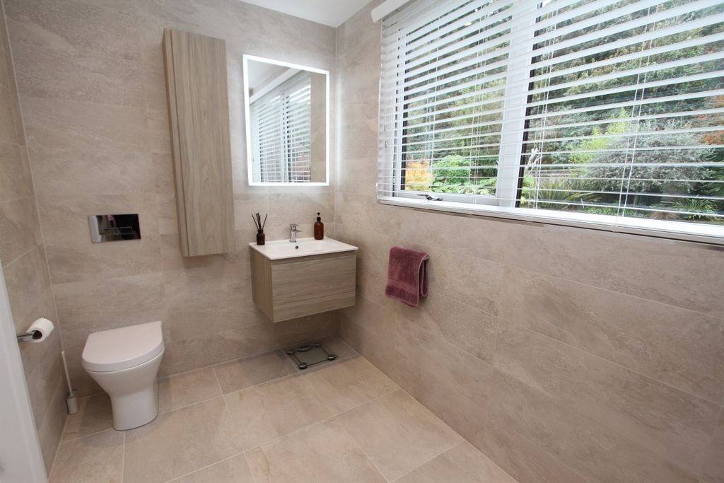 Additional image 25 of 4 bed detached house for saleLincoln Close, Eastbourne BN20