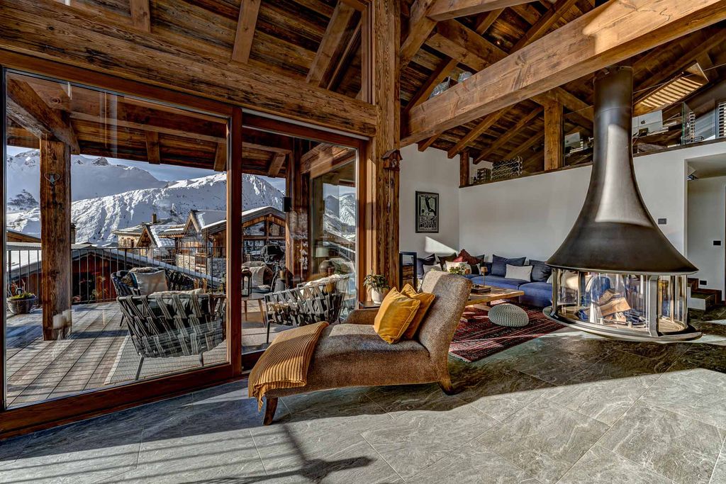 Property photo 3 of 27