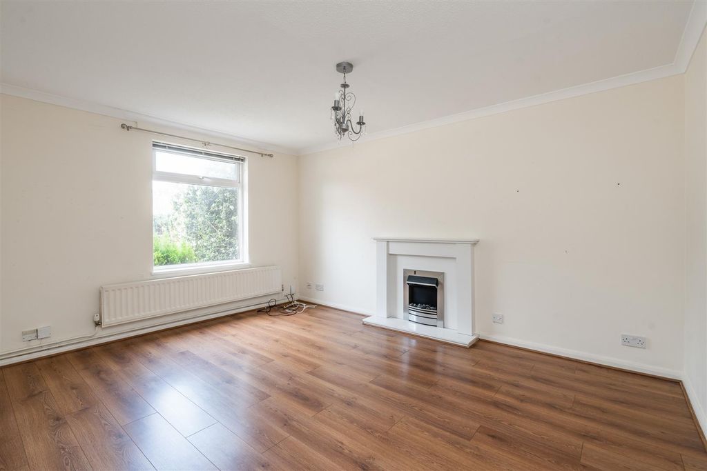 Property photo 2 of 9 7 Rainsbrook Drive_7.Jpg