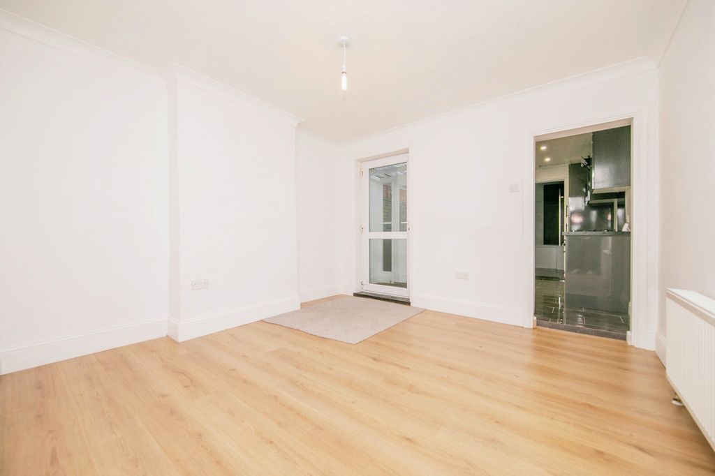 Property photo 2 of 11 Photography