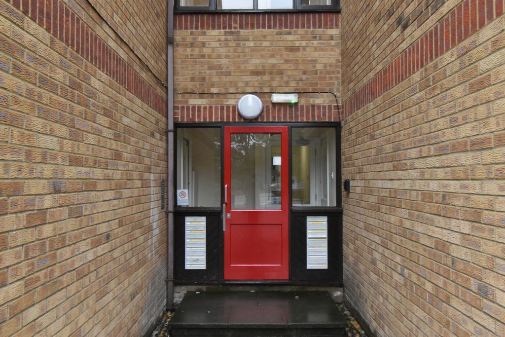 Property photo 3 of 9 Gallery