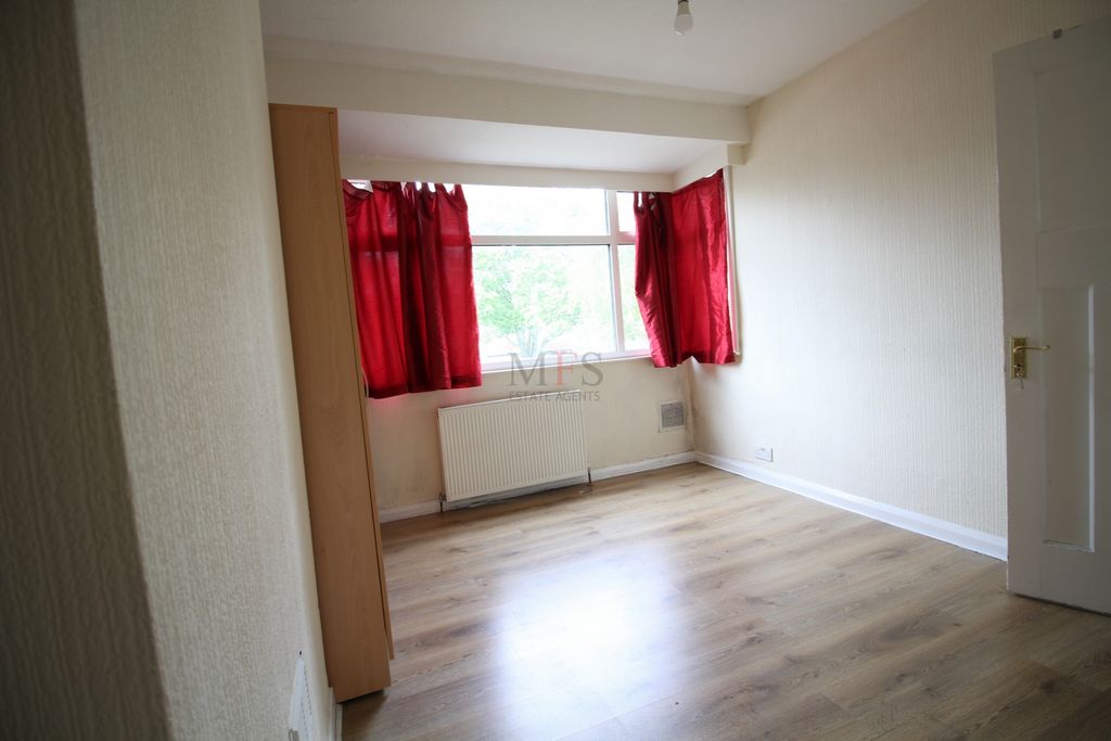 Property photo 2 of 11 Photo 8