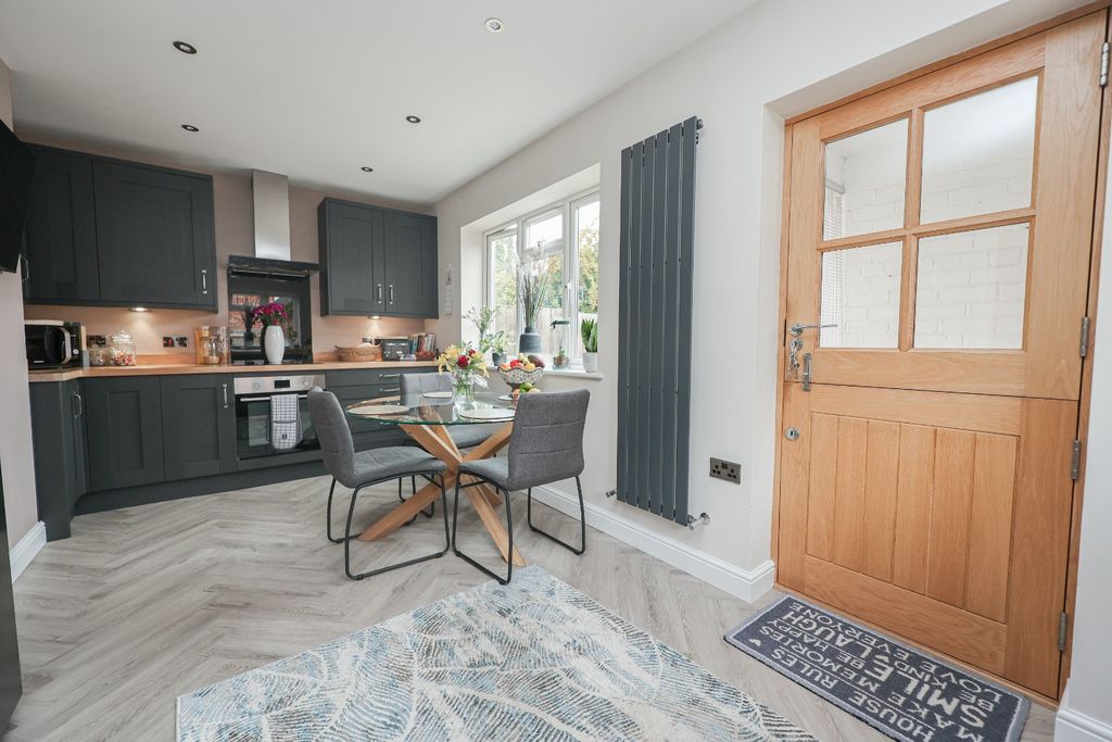 Property photo 1 of 24 4458811