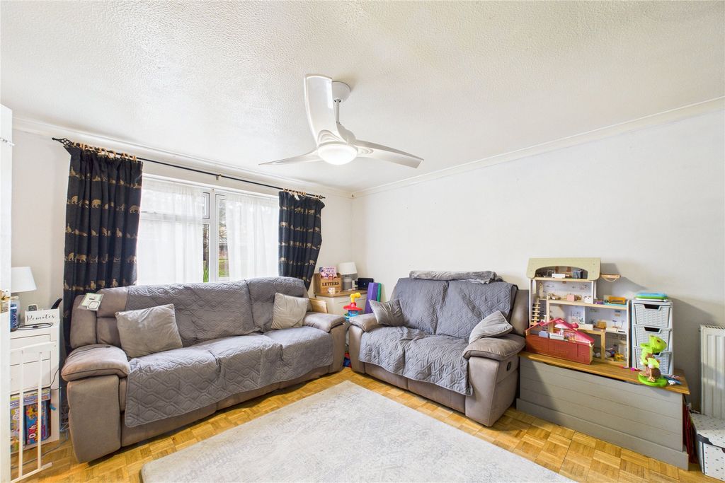 Property photo 3 of 9 Picture No. 15