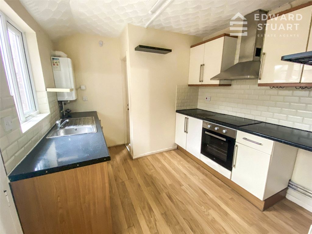 Property photo 2 of 15 Picture No. 30