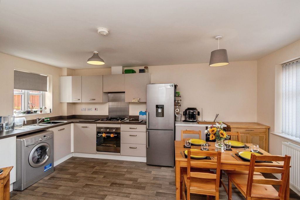 Property photo 3 of 13 Kitchen/Diner