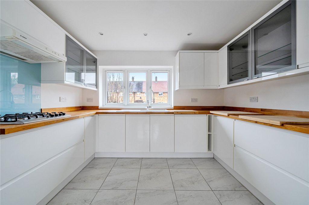 Property photo 3 of 19 Picture No. 11