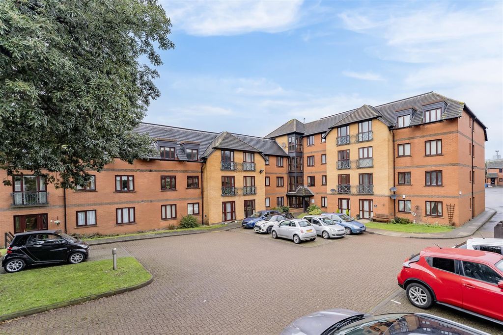 Additional image 14 of 2 bed flat for saleNN16, Oaktree Court, George Street, Kettering