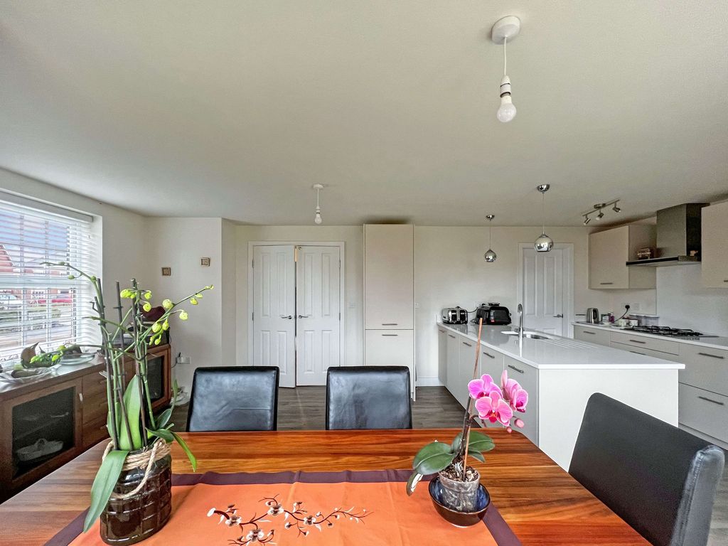 Property photo 3 of 12 Kitchen Diner