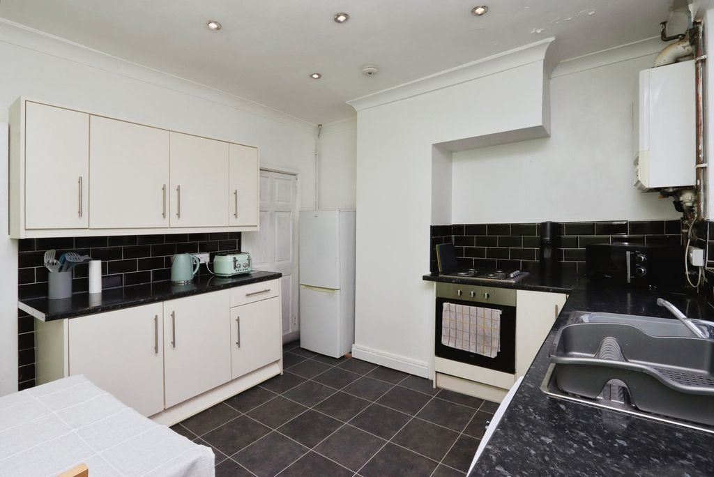 Property photo 3 of 15 Pbox-Img.Jpg