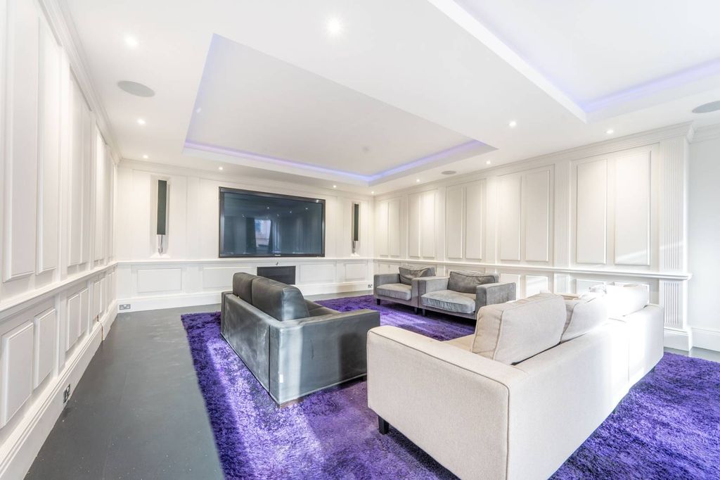 Property photo 2 of 20