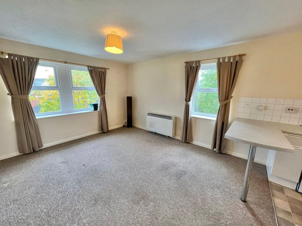 Property photo 3 of 7 Sitting Room