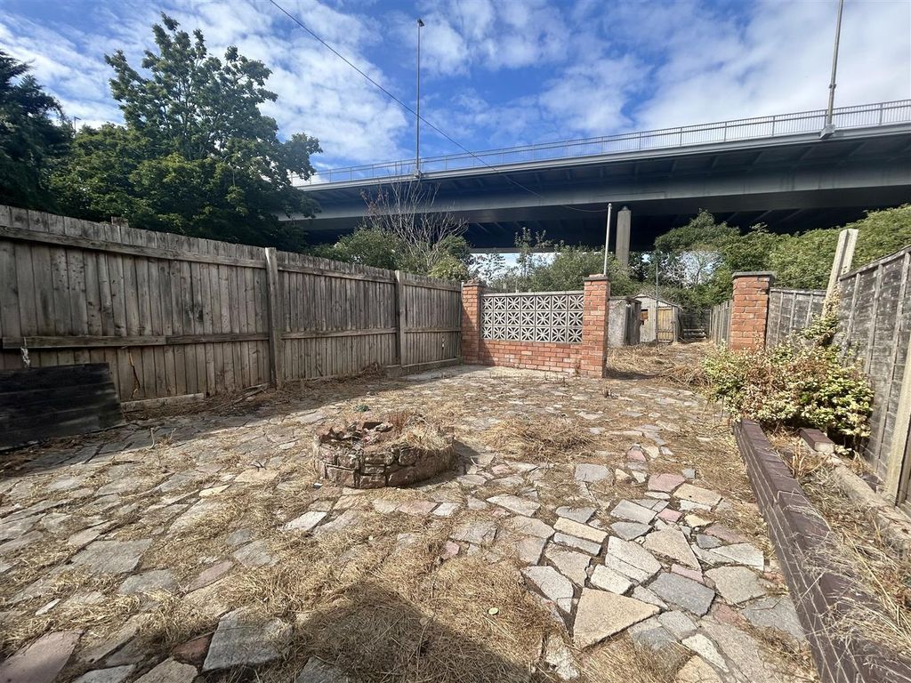 Property photo 2 of 13