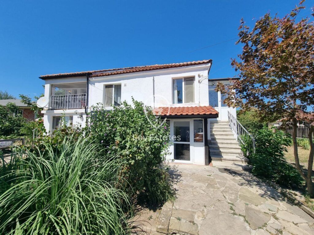 Property photo 2 of 22