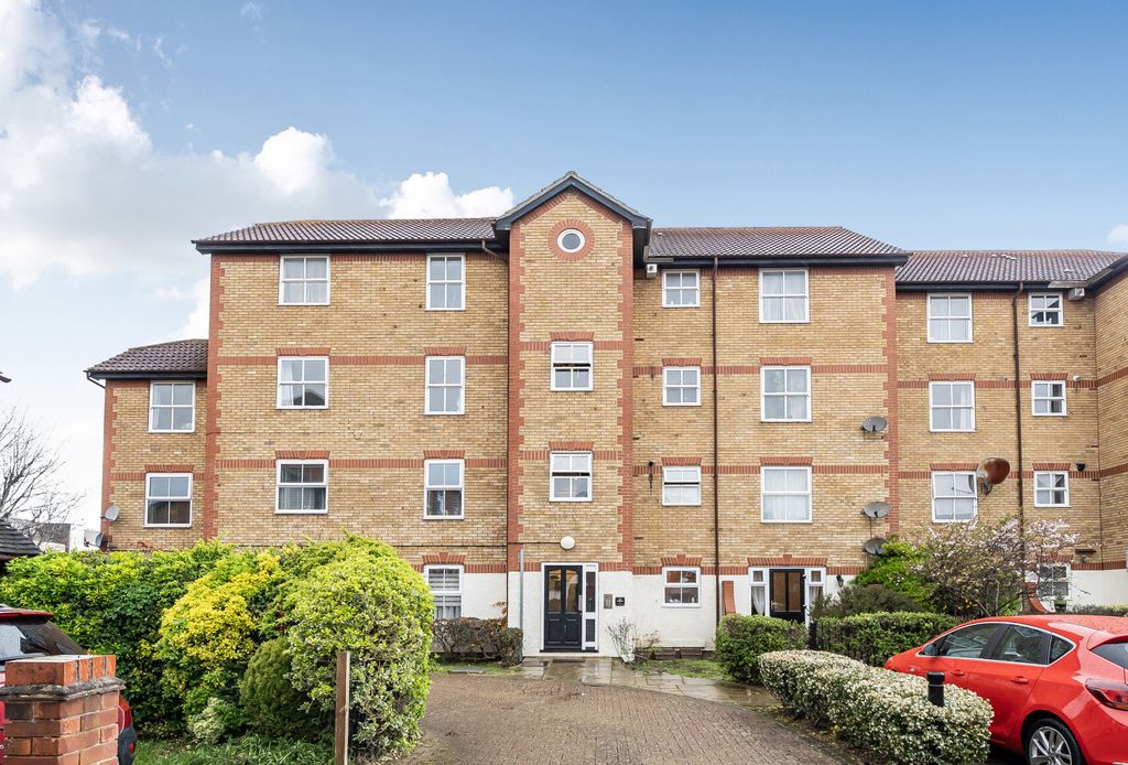 Property photo 1 of 11 1435174-1-69c3F51...