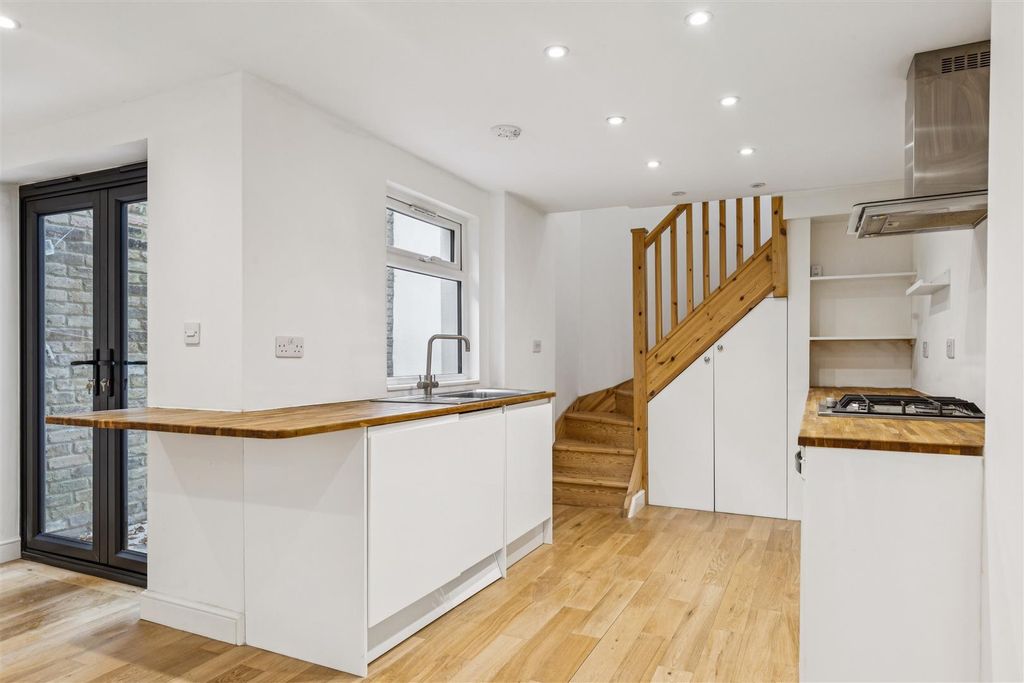 Property photo 2 of 9 Chiswick Road - For Sale