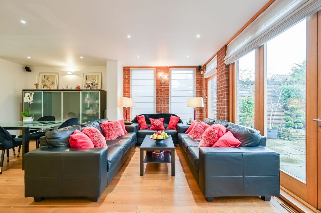 Property photo 1 of 37