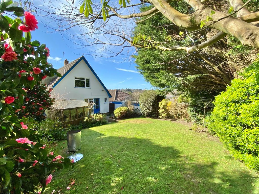 Property photo 2 of 22