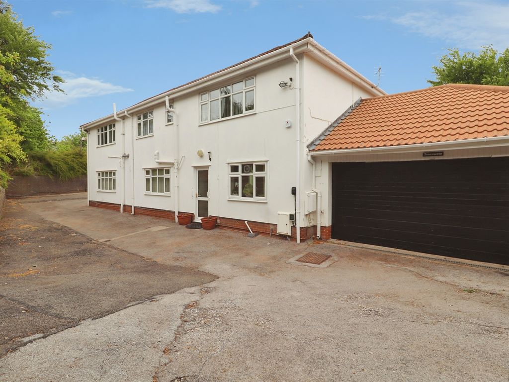 Property photo 3 of 31