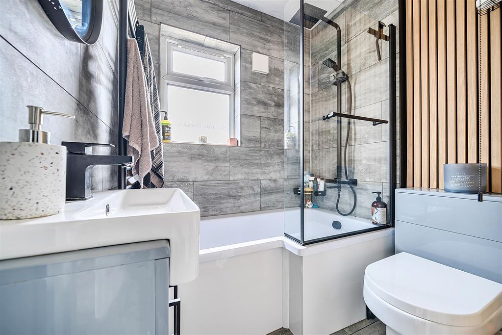 Property photo 2 of 13 Bathroom