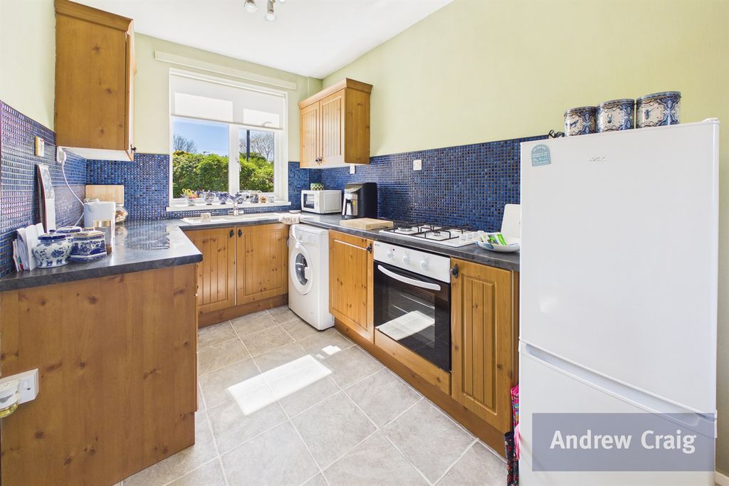 Property photo 3 of 17 Kitchen