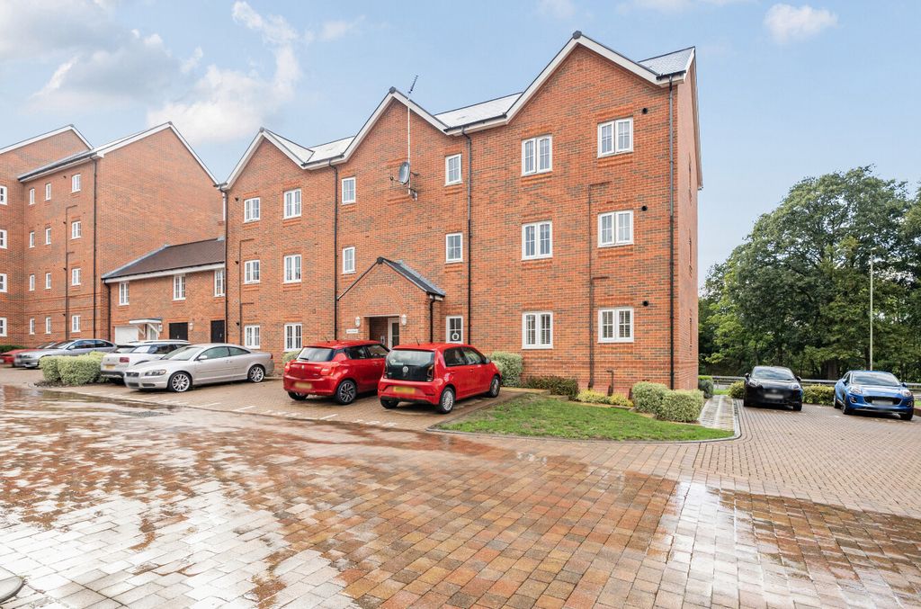 Property photo 1 of 20 1354344-18-68c43A...