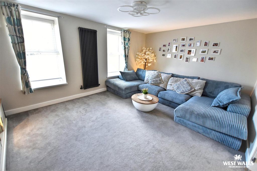 Property photo 2 of 30 15 (17).Jpg