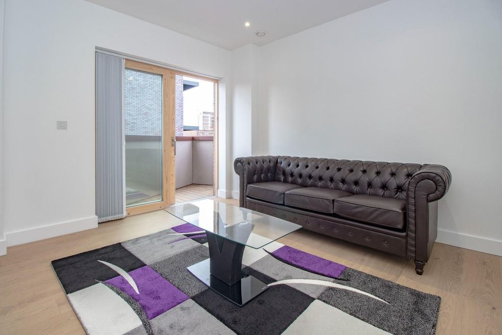 Property photo 3 of 10 2.Jpg