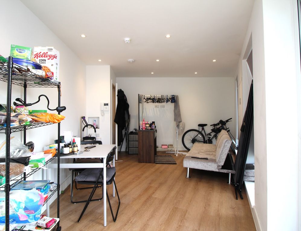 Property photo 2 of 5 Lounge