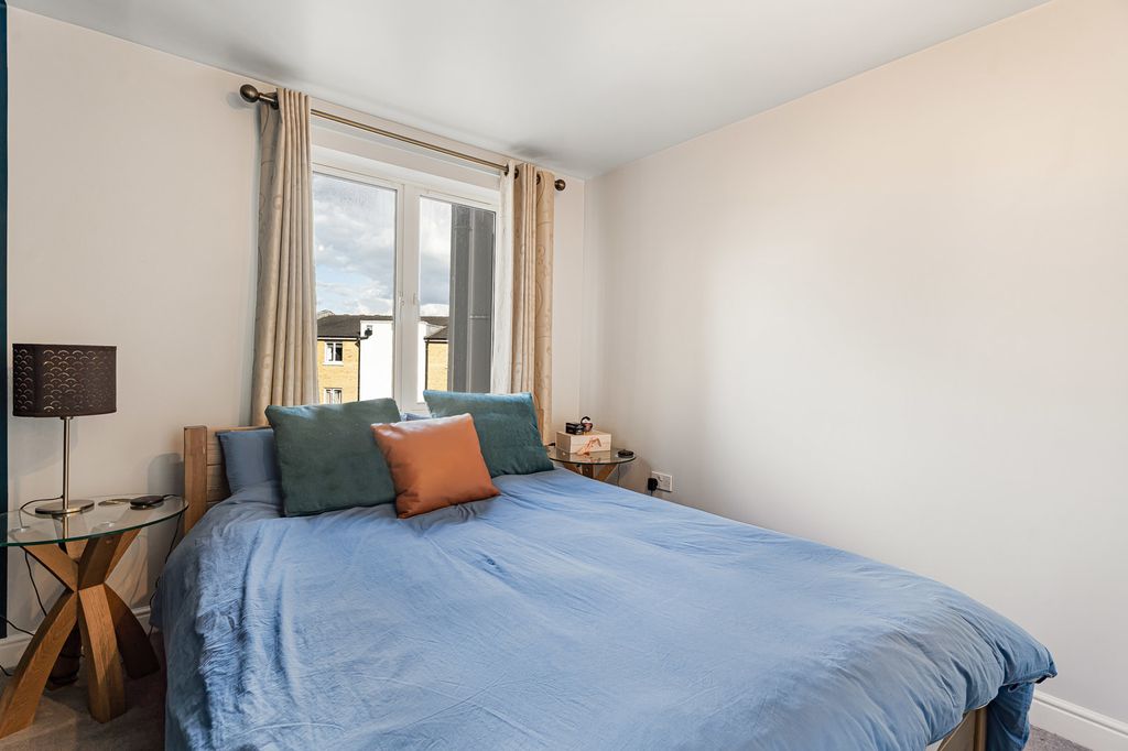 Property photo 3 of 18 Bedroom