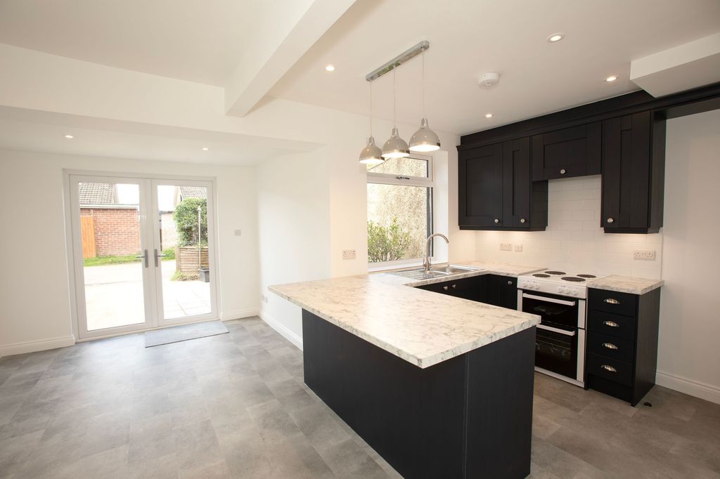 Property photo 3 of 16