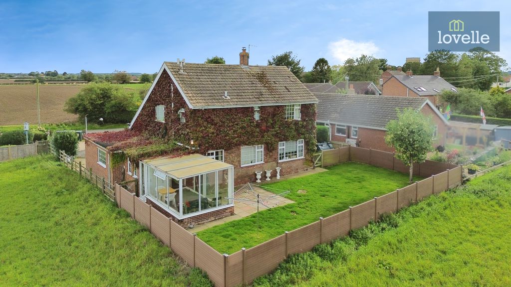 Property photo 2 of 23