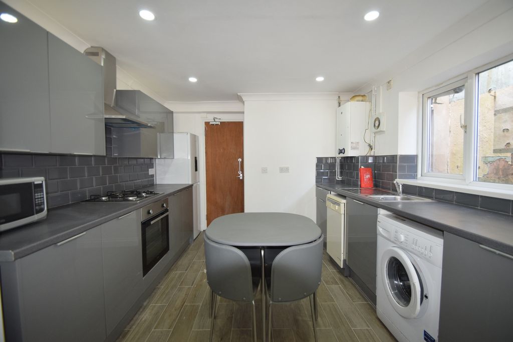 Property photo 3 of 12 Photo 3