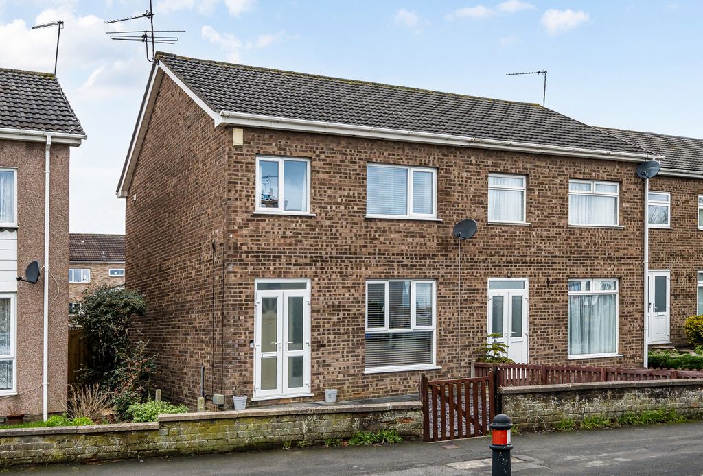 Property photo 1 of 20 69702B79E710B-140...