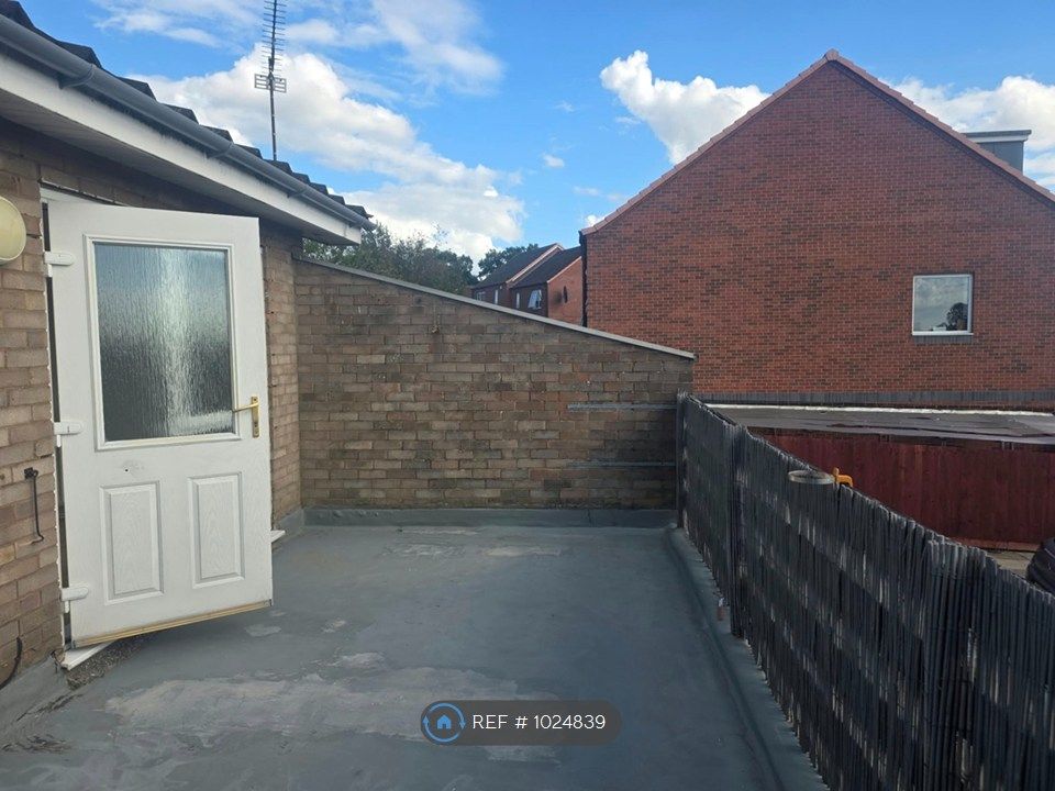 Property photo 2 of 8 Roof Terrace