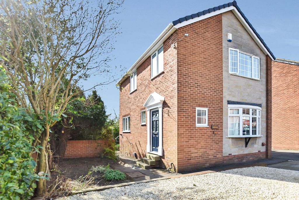 Property photo 1 of 18